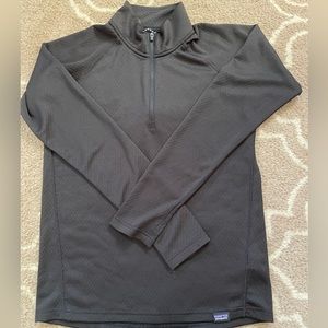Patagonia kid’s capielene midweight 1/4 zip. Black size 12